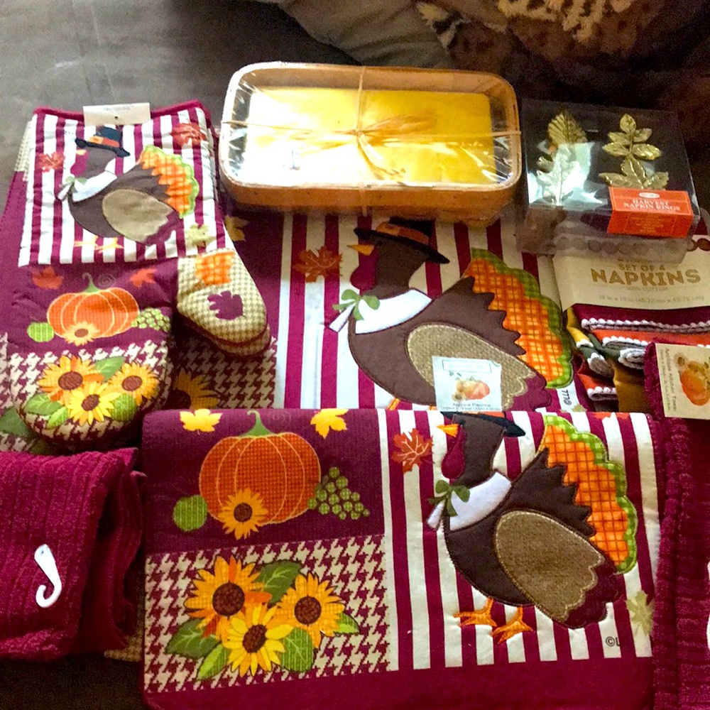 12 pc holiday table setting